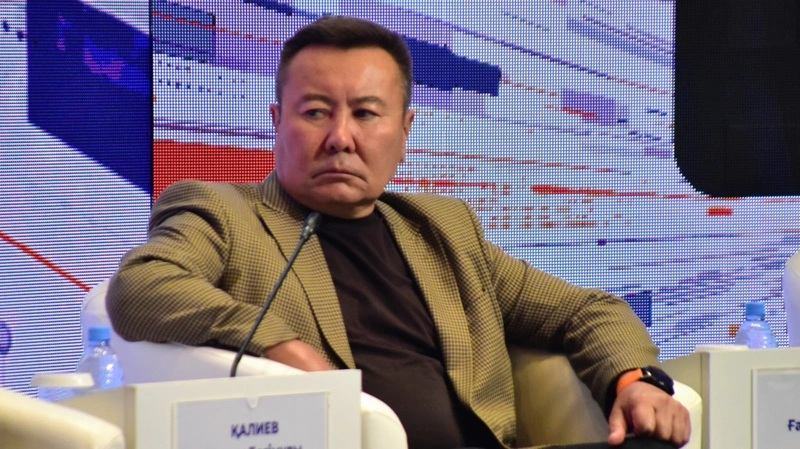 политолог
