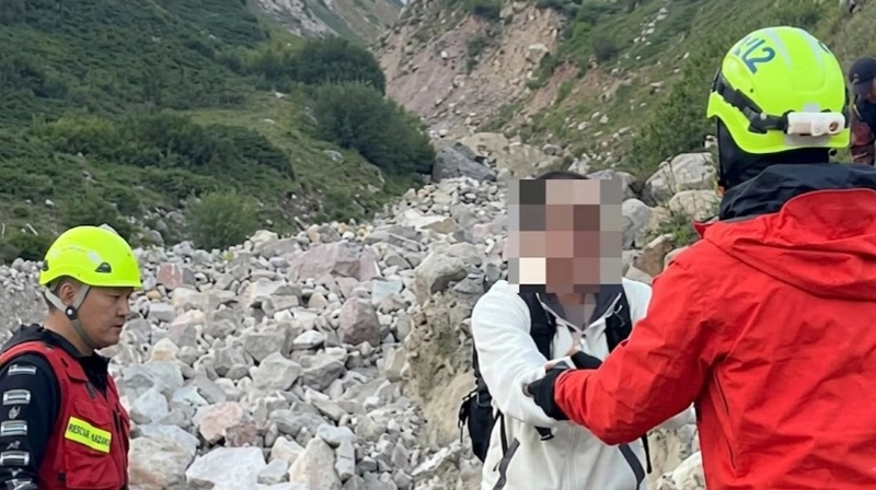 Двух заблудившихся в горах подростков нашли спасатели в Алматы
