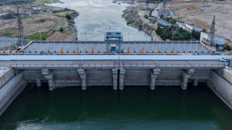 вода
