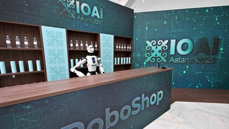 Kazakh President introduced to autonomous robot at AI Olympiad
