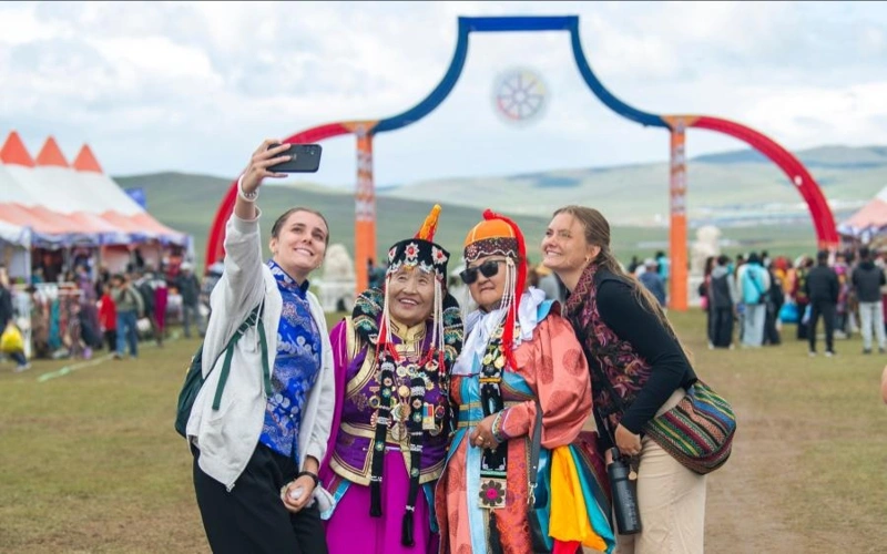 Mongolia attracts nearly 569,000 foreign tourists through July 
