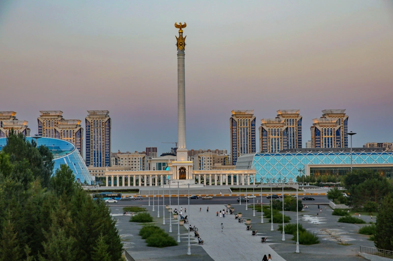 Площадь "Қазақ елі" 