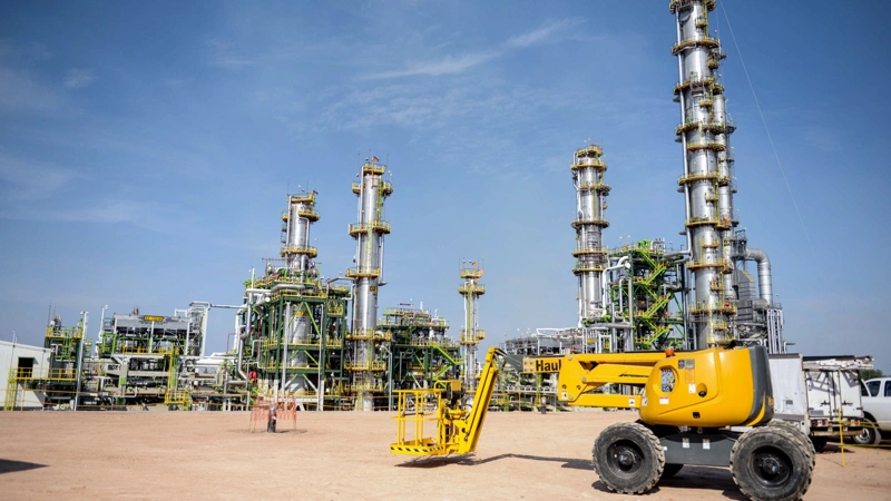 Mexico dismantles four illegal oil refineries