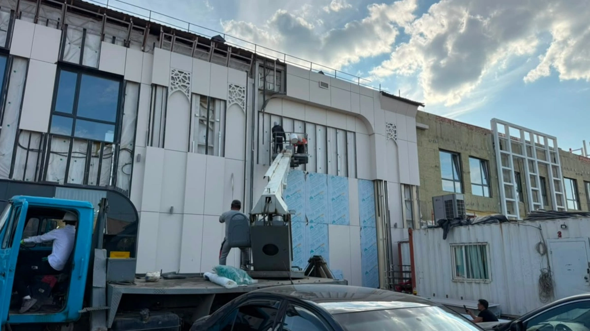 Ұлытау облысының әкімі Жезқазған темір жол вокзалындағы жаңғырту жұмыстарын бақылады 