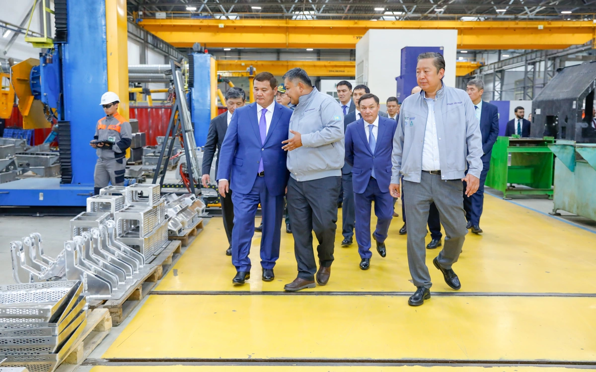 Нұрлыбек Нәлібаев Kazakhstan Paramount Engineering зауытының жұмысымен танысты