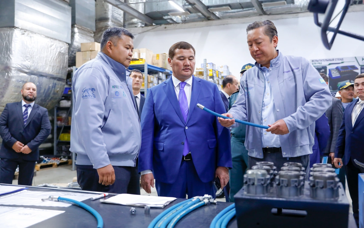 Нұрлыбек Нәлібаев Kazakhstan Paramount Engineering зауытының жұмысымен танысты