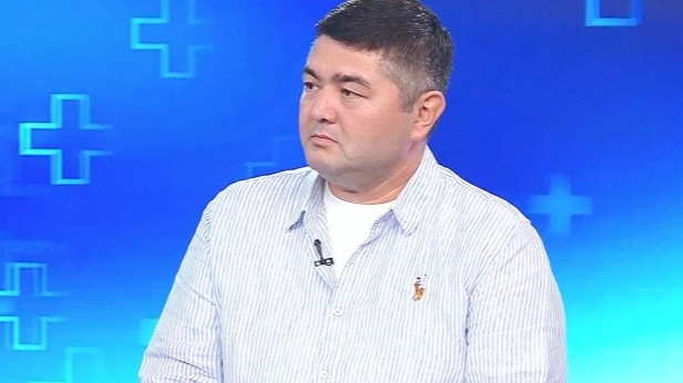 р