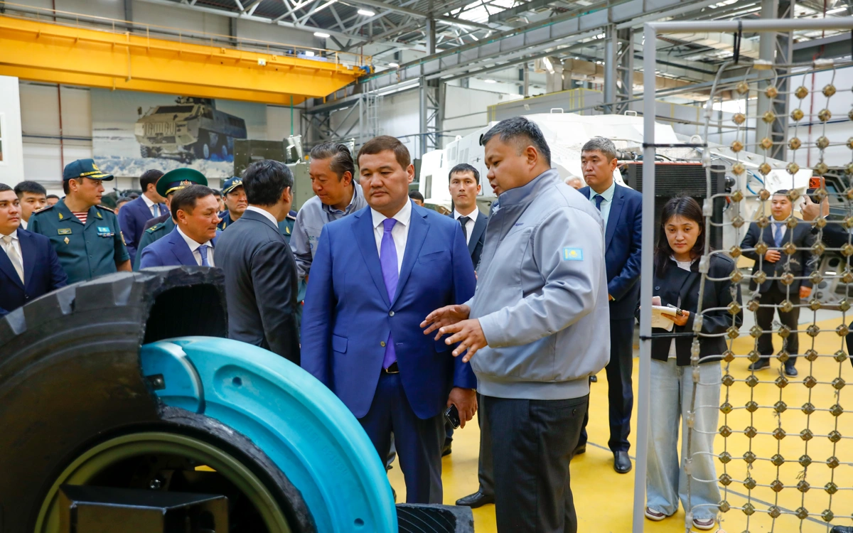 Нұрлыбек Нәлібаев Kazakhstan Paramount Engineering зауытының жұмысымен танысты