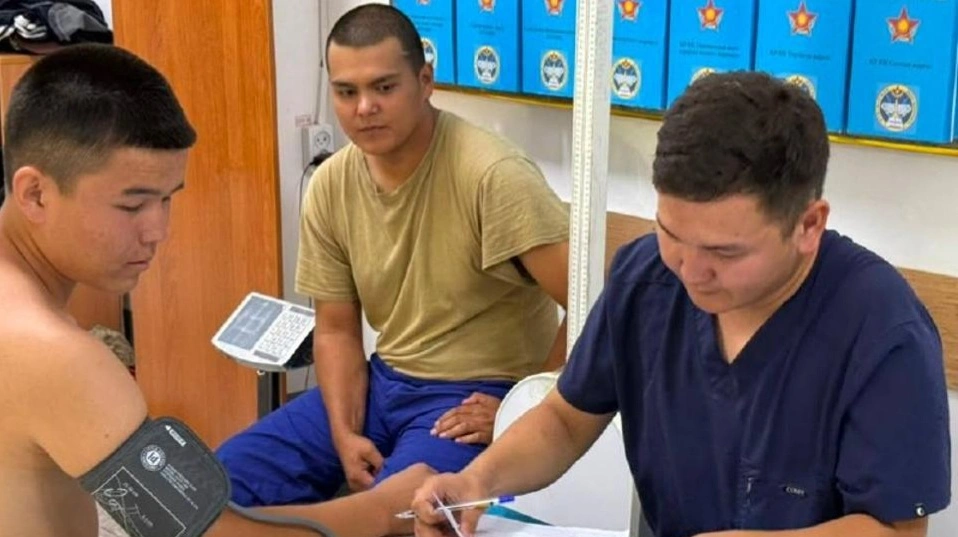 В высших учебных заведениях Министерства обороны идет отбор кандидатов