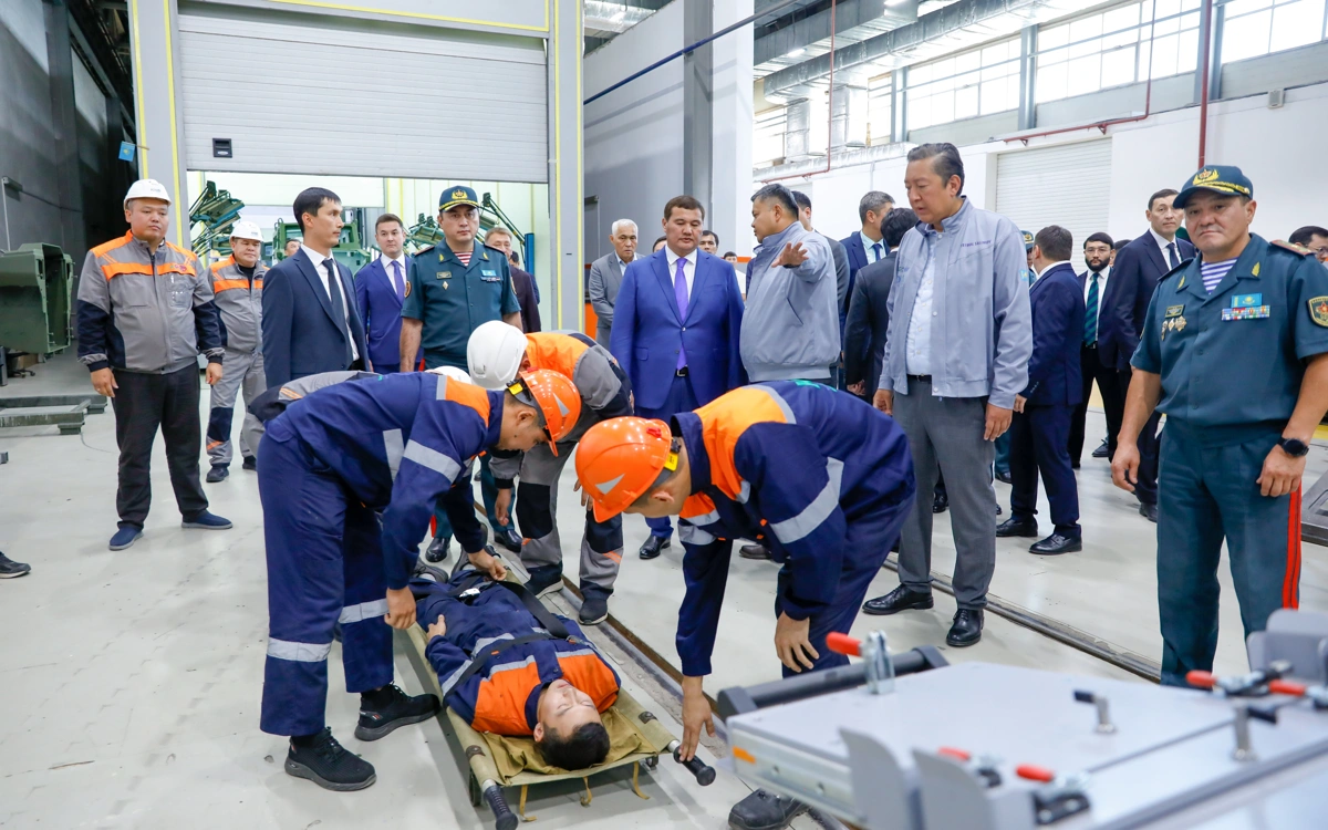 Нұрлыбек Нәлібаев Kazakhstan Paramount Engineering зауытының жұмысымен танысты
