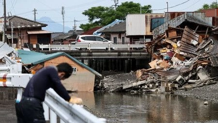 Two weeks after Kumamoto quake, over 6,000 remain in shelters
