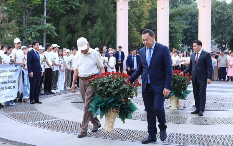 gúl shoqtaryn qoıý rásimi
