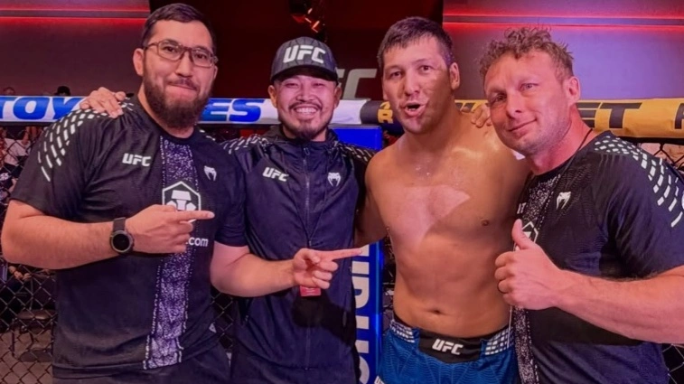 Казахстанец получил солидный бонус от UFC