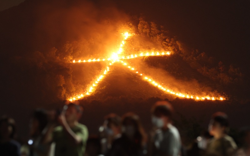 Japan slows down as summer festivals bring nights to life Japan slows down as summer festivals bring nights to life