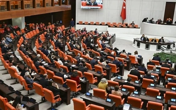 Парламент Турции одобрил амнистию для курдских боевиков РПК