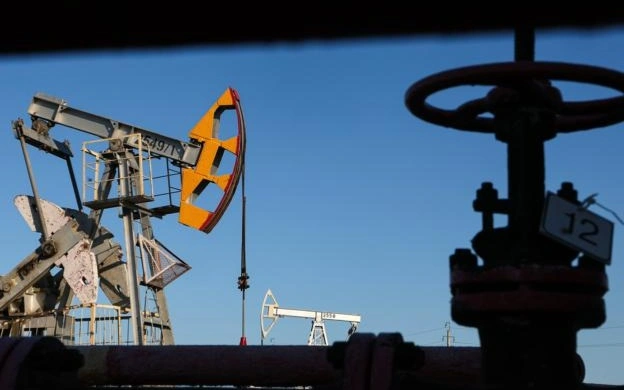Доходы бюджета России от нефти и газа упали до 4,6 трлн рублей
