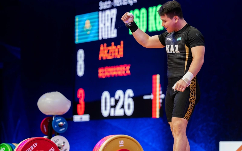 Құрманбек Ақжол Азия чемпионатында екі алтын медаль жеңіп алды