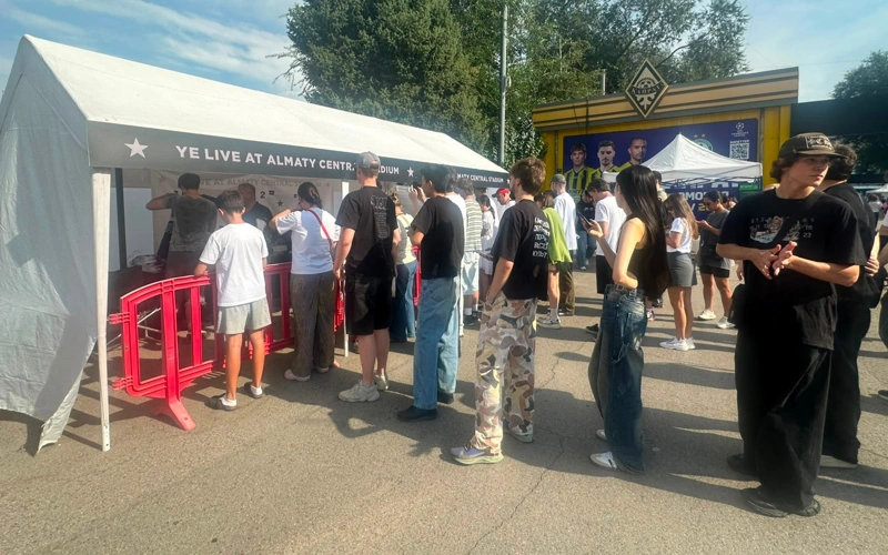 Almatyda Kane Ýest kontsertinde qalaı daıyndalyp jatyr