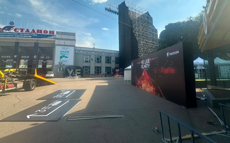 Алматыда Канье Уэст концертінде қалай дайындалып жатыр