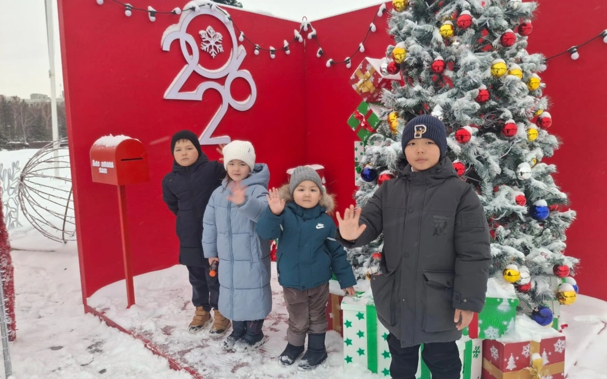Павлодарлық отбасы төрт бауырды ажыратпай асырап алды
