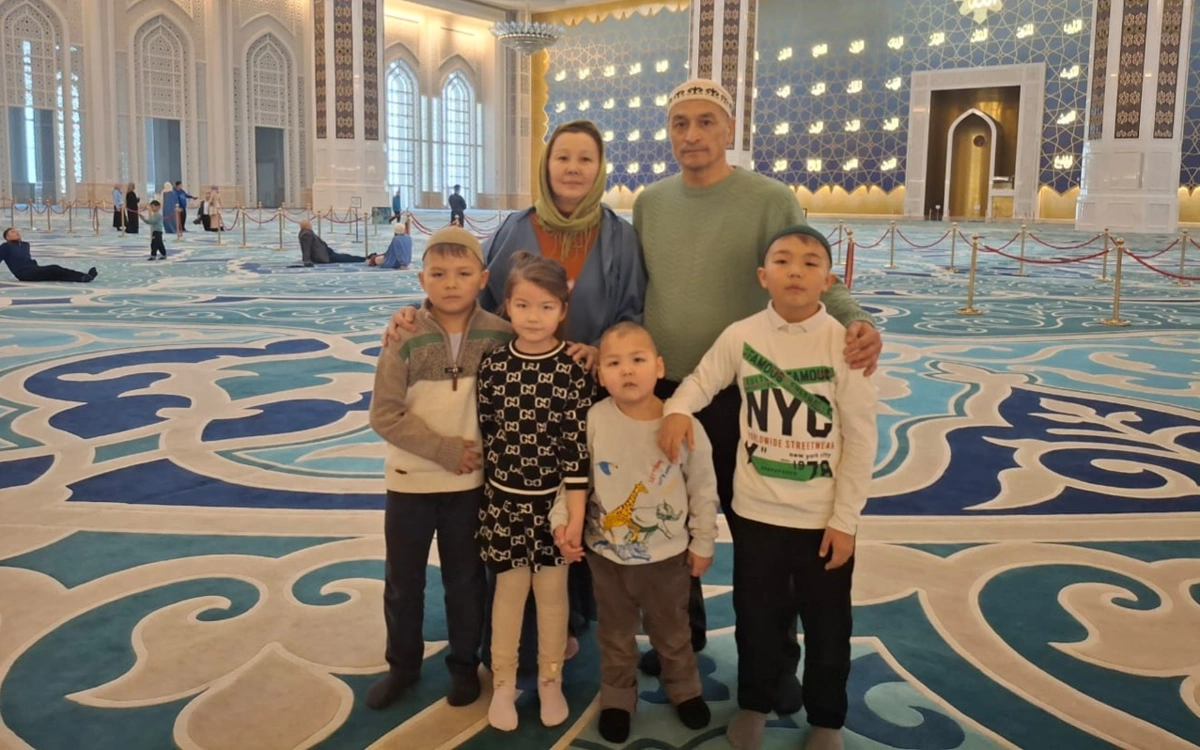 Павлодарлық отбасы төрт бауырды ажыратпай асырап алды