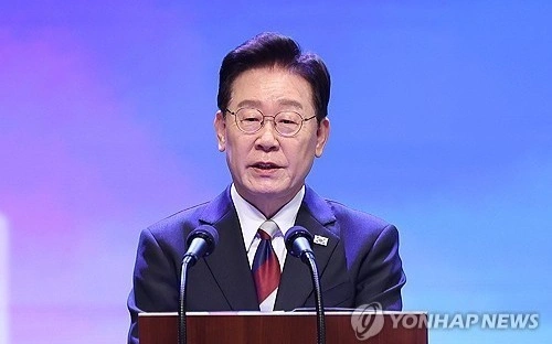 S. Korea's president proposes talks with N. Korea to end war