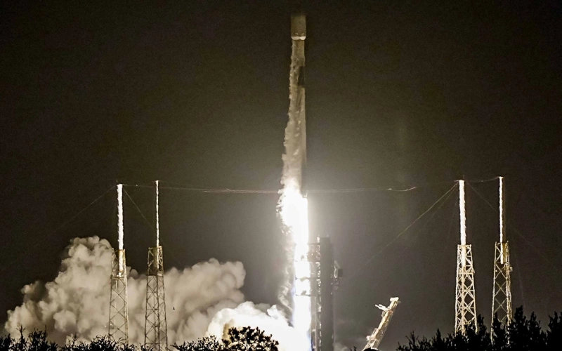 SpaceX launches two Falcon 9 rockets just 38 minutes apart