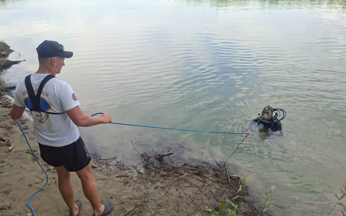 водолазы