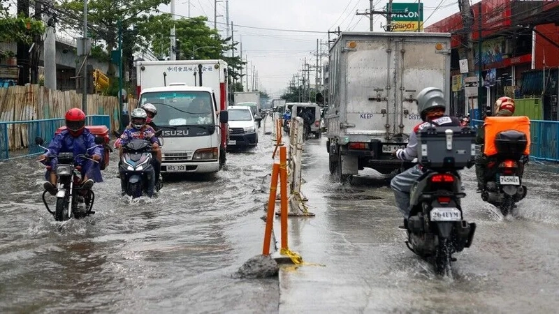 Monsoon rains and cyclones kill 23 in Philippines