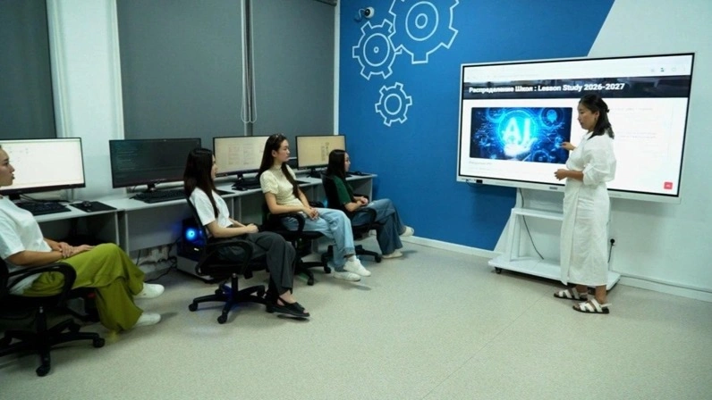 Kazakhstan to develop 440 AI agents for students
