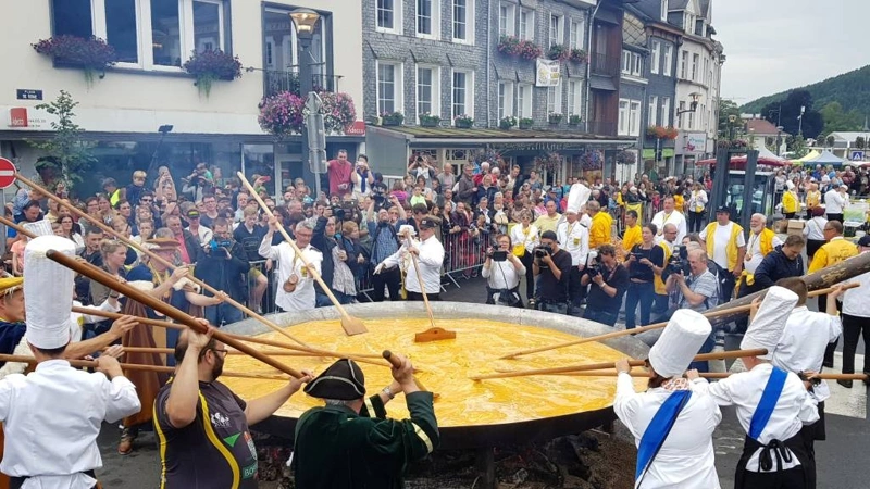 Belgium serves up giant omelette