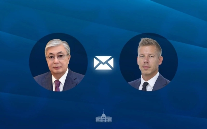 Давлат раҳбари Венгрия Бош вазирини Авлиё Иштван куни билан табриклади