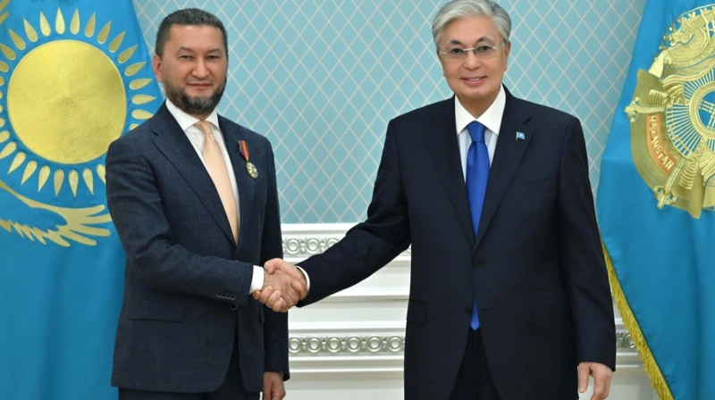 Касым-Жомарт Токаев наградил Тойли Курбанова орденом «Достық» II степени
