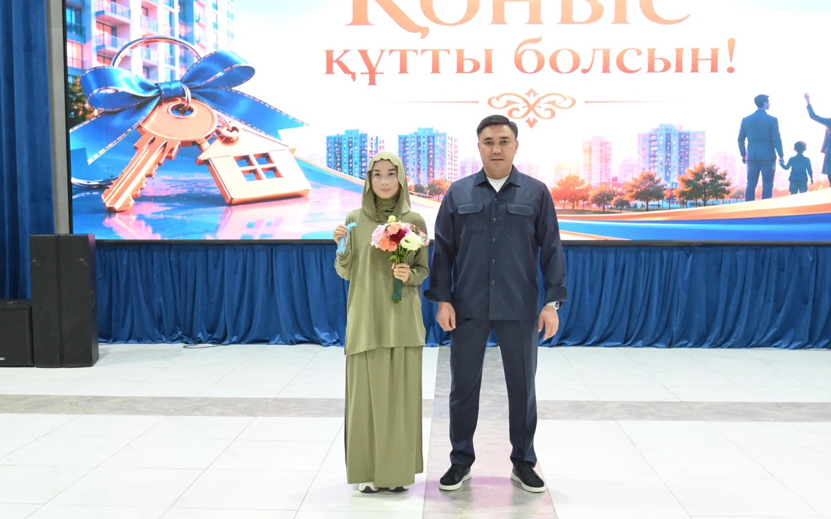 Ключи от новых квартир получили 40 семей в Шымкенте