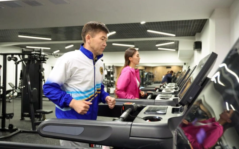 спортзал фитнес спорт