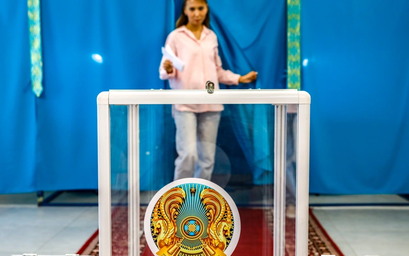 Құрылтай-2026, избирательный участок, урна, кабинка