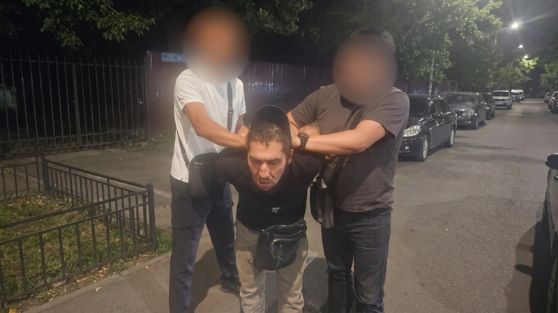 пышақ шығарған күдіктілер ұсталды