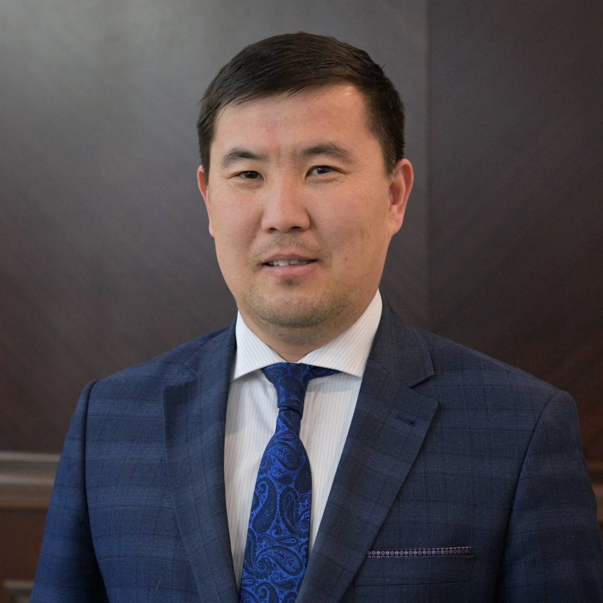 Павлодар жұрты Шәкен Аймановтың есімін кинотеатр маңдайшасынан алып тастағанына наразы