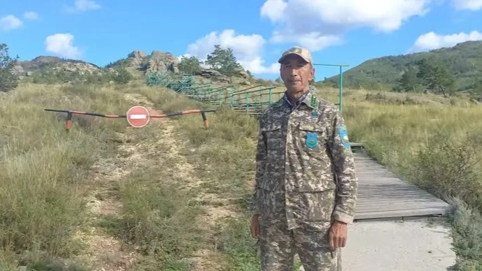 Павлодар жұрты Шәкен Аймановтың есімін кинотеатр маңдайшасынан алып тастағанына наразы
