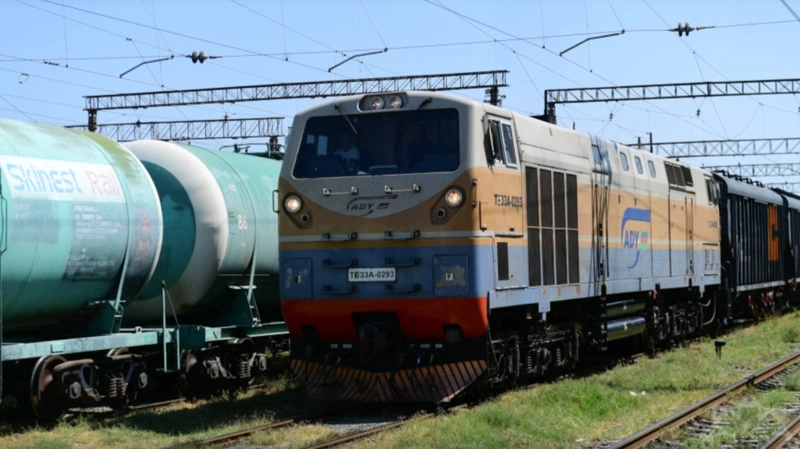 Азербайджан продолжает транзит российских грузов в Армению