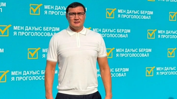 Победитель «Қазақстан Барысы» проголосовал на выборах в Алматинской области