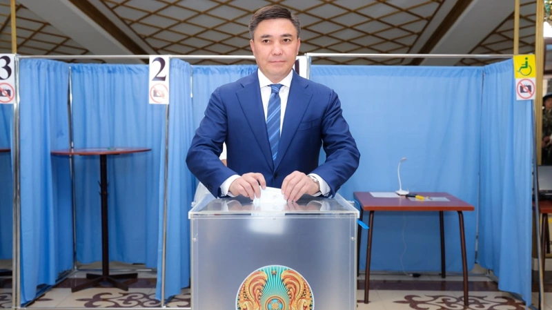 Габит Сыздыкбеков отдал голос на первых выборах в Курултай