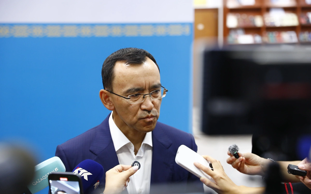 Маулен Ашимбаев проголосовал на выборах депутатов Курултая
