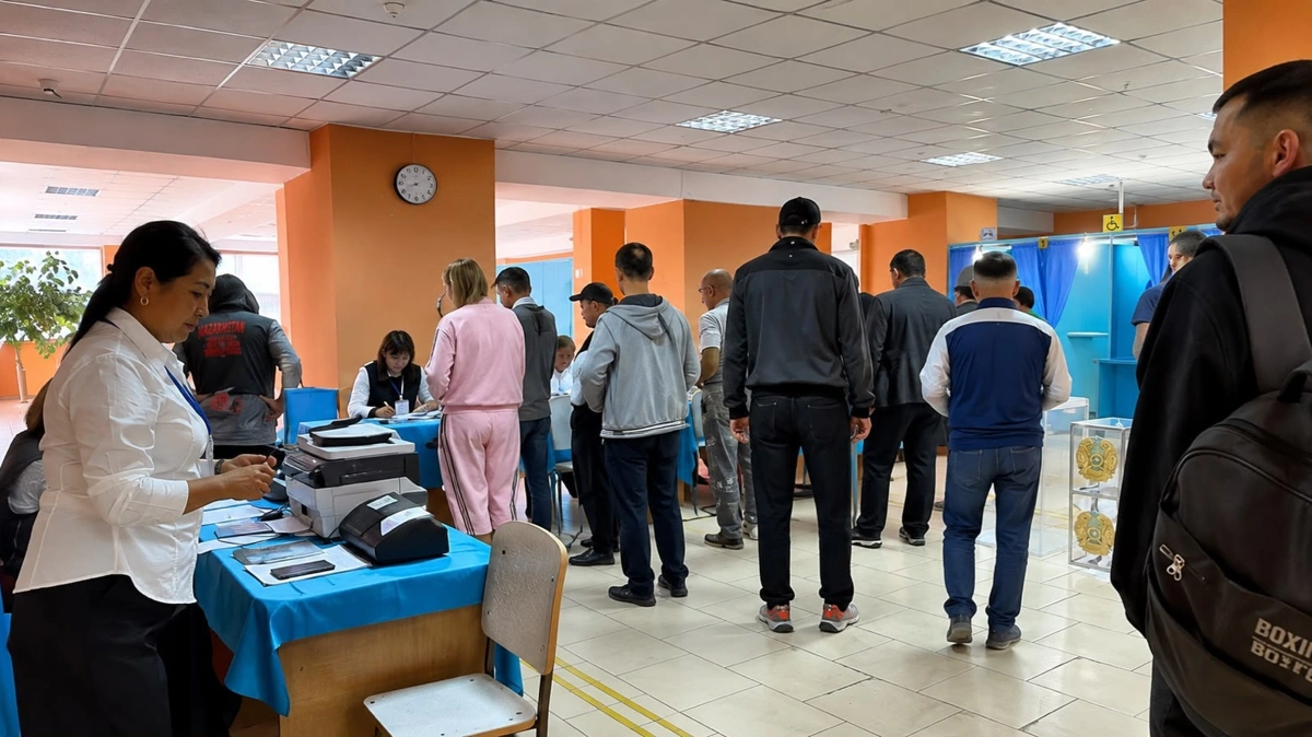Последний час голосования: казахстанцы продолжают реализовывать свое право голоса