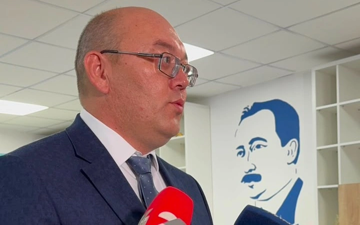 Председатель ОСДП Асхат Рахимжанов проголосовал на выборах в Курултай