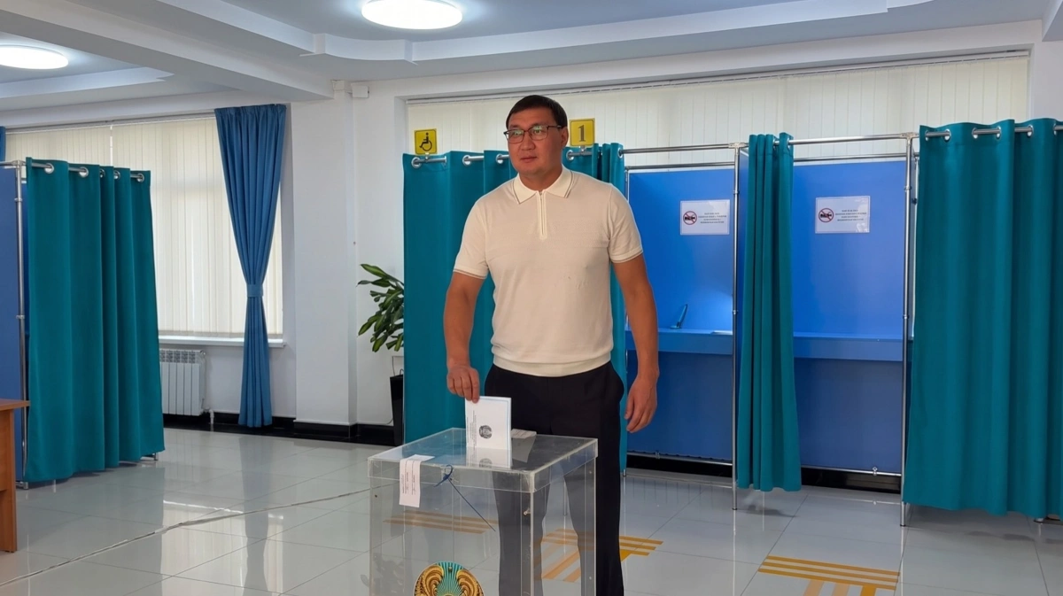 Руслан Әбдіразаков