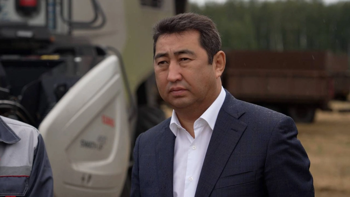 Айдарбек Сапаров