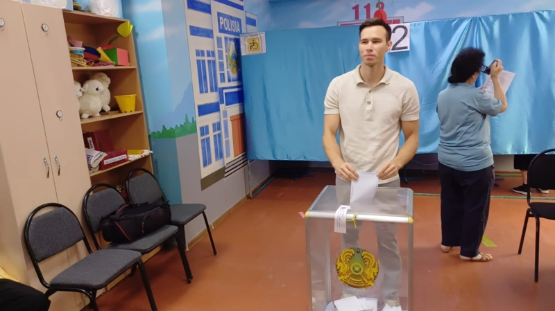 Вице-чемпион Олимпиады проголосовал на выборах в Курултай