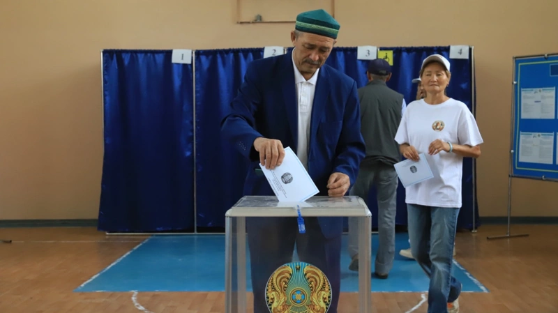 Потомки Жамбыла пришли проголосовать на выборах в Алматинской области