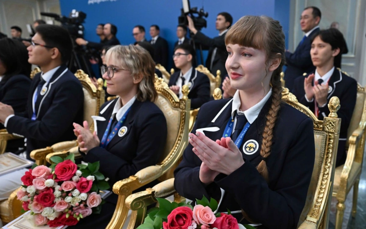 Новая Конституция написана во благо подрастающего поколения &mdash; Глава государства